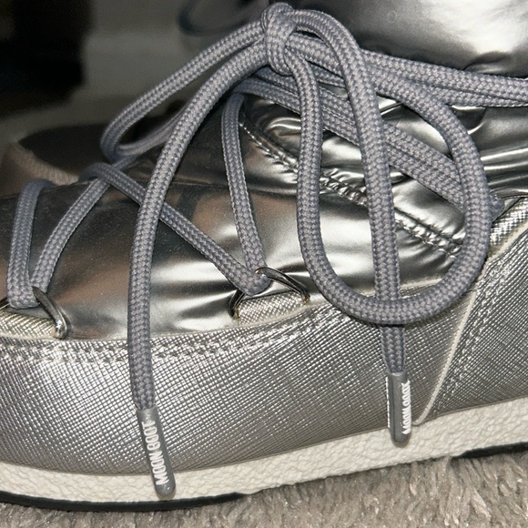 MOON BOOT Size 6 - Picture 7 of 8